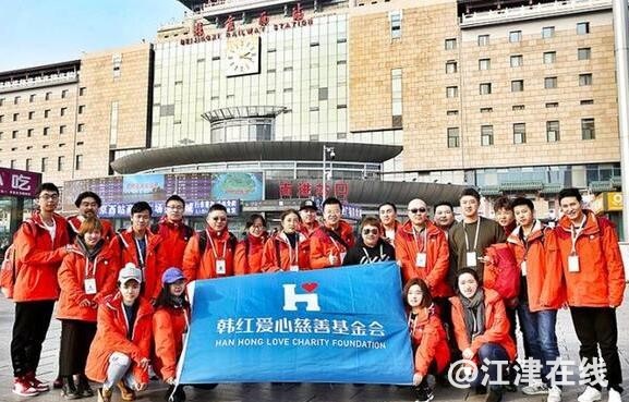 8cd438f651a3d6fdbf693e098d90b7cd_600x-_90.jpg