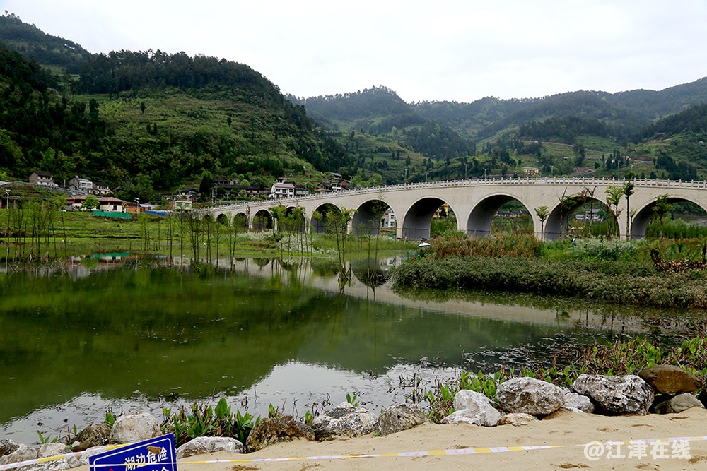 湖与沙滩 (8).jpg