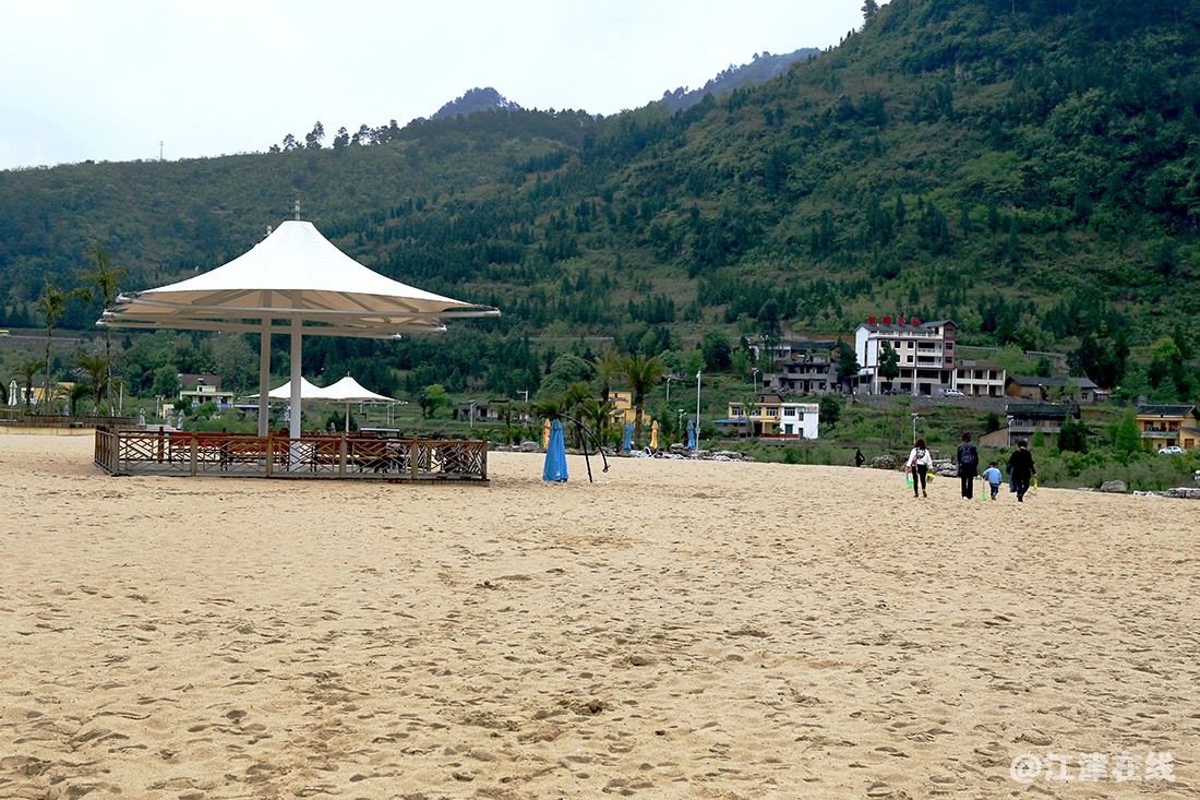 湖与沙滩 (14).jpg