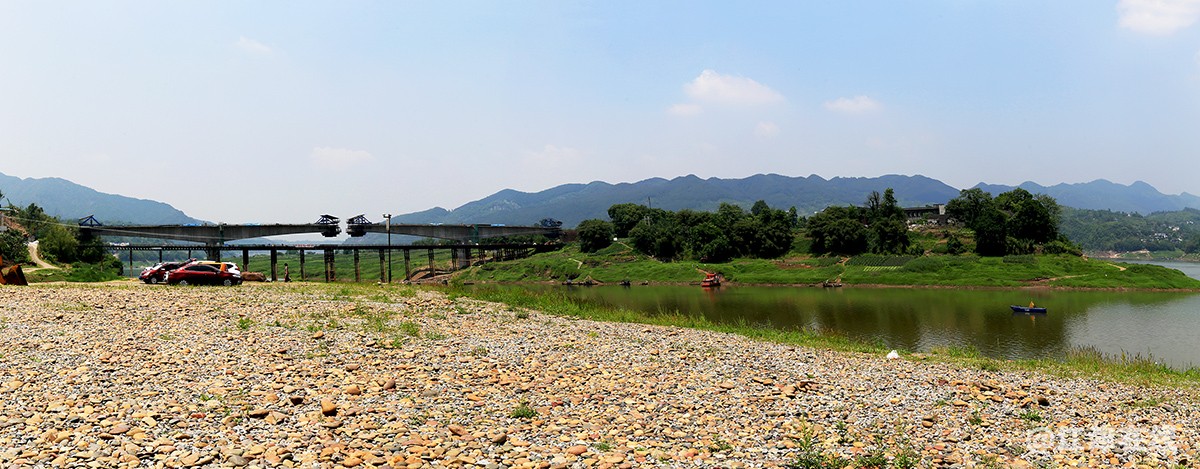 河边鹅卵石 (3).jpg