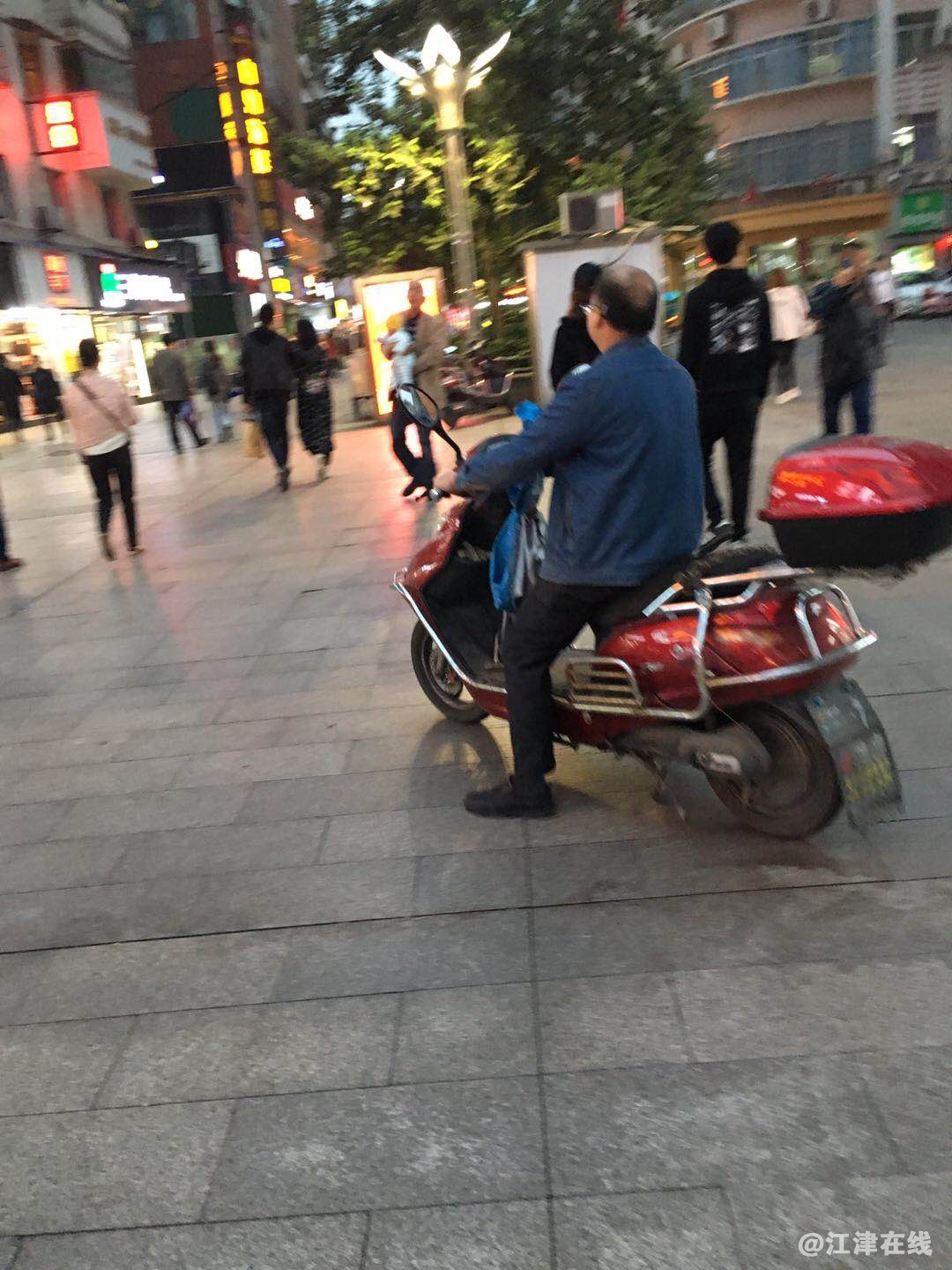 步行街1.jpg
