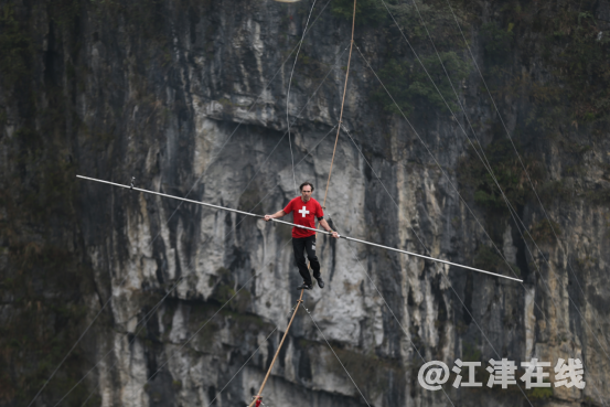 五一去哪里？去武隆天坑，见证世界首次低空跳伞穿越天生三桥511.png.png