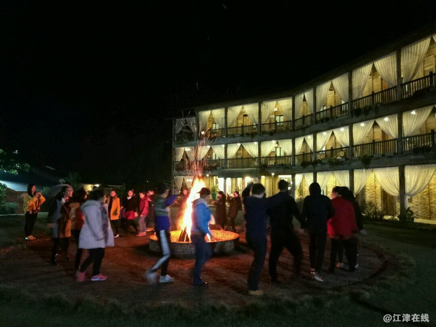 篝火晚会