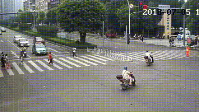 e4cae202d3fca7a3aa39d1e93a3ffe58.gif