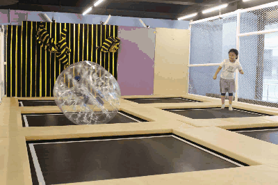 3超级蹦床.gif