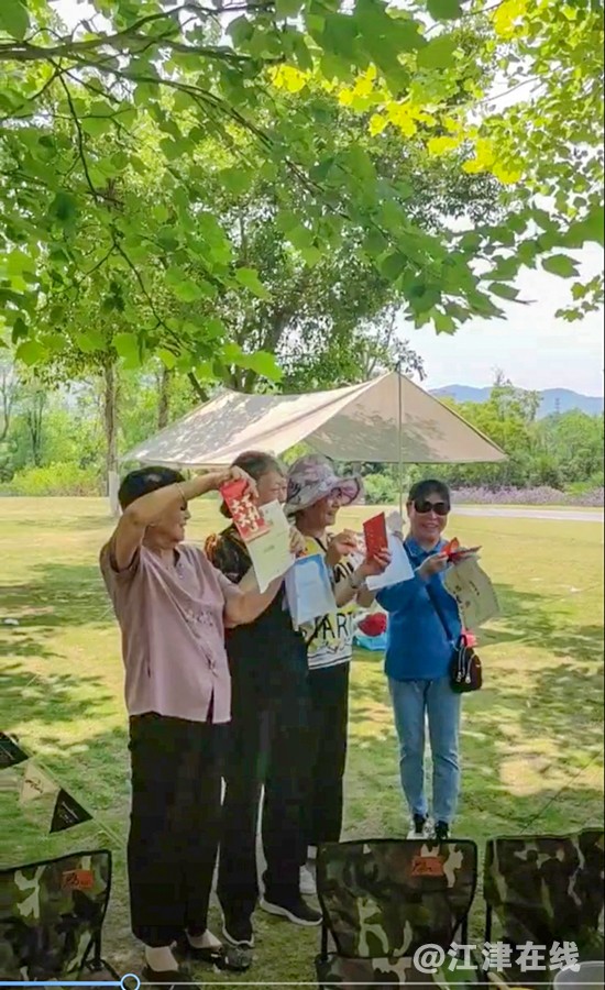 5·8颁奖 (3).jpg
