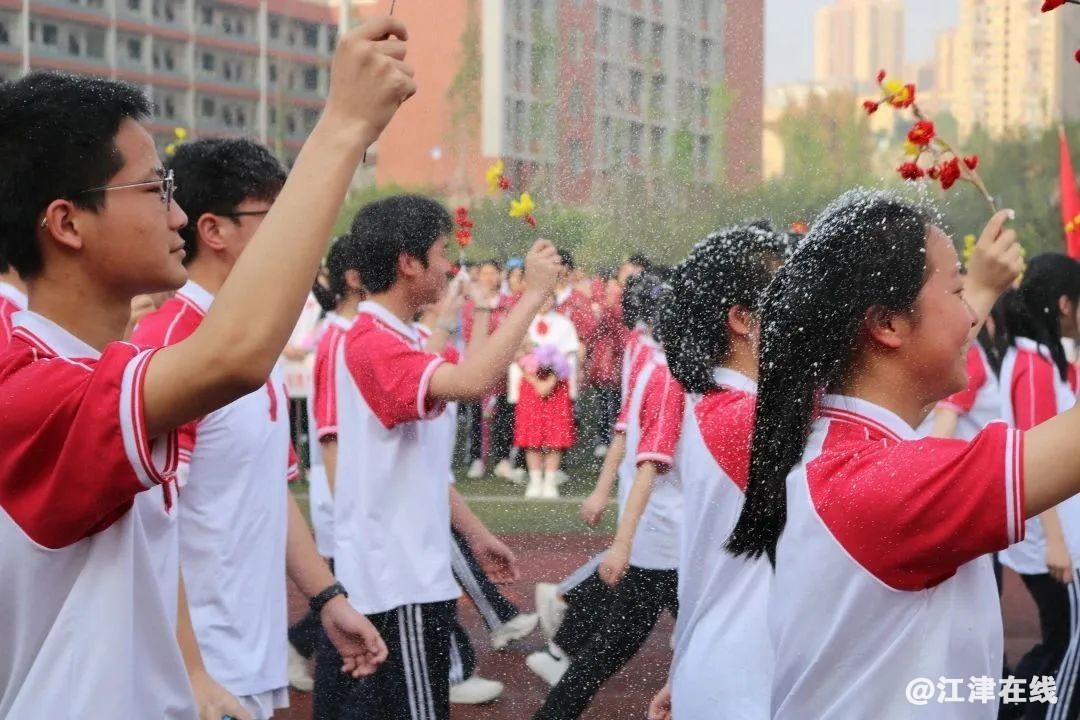 b8ceafc4e291d3292f05f14bc4262be4.jpg