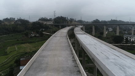 77220e35c9be1bdfbec20e86d346d326.gif